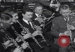 Image John F Kennedy March performance San Sebastian Espagne, 1964, de la seconde 35 séquences d'archives historiques vidéo 65675079859