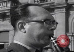 Immagine di Gruppo da concerto spagnolo USAFE JFK March San Sebastian Spagna, 1964, secondo 12 filmato di repertorio 65675079860