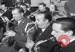 Immagine di Gruppo da concerto spagnolo USAFE JFK March San Sebastian Spagna, 1964, secondo 54 filmato di repertorio 65675079860