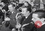 Immagine di Gruppo da concerto spagnolo USAFE JFK March San Sebastian Spagna, 1964, secondo 58 filmato di repertorio 65675079860