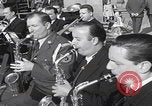 Immagine di Gruppo da concerto spagnolo USAFE JFK March San Sebastian Spagna, 1964, secondo 59 filmato di repertorio 65675079860