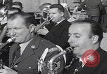 Immagine di Gruppo da concerto spagnolo USAFE JFK March San Sebastian Spagna, 1964, secondo 60 filmato di repertorio 65675079860