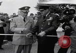 Standbild Avenue John F Kennedy enthüllt Luxemburg, 1964, aus Sekunde 1 historischem Filmmaterial Videoclip 65675079868