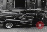 Standbild Avenue John F Kennedy enthüllt Luxemburg, 1964, aus Sekunde 53 historischem Filmmaterial Videoclip 65675079868