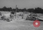 Standbild Italienische Serviceeinheit POW Ingenieure Zweiter Weltkrieg United States USA, 1944, aus Sekunde 27 historischem Filmmaterial Videoclip 65675079912