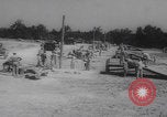 Standbild Italienische Serviceeinheit POW Ingenieure Zweiter Weltkrieg United States USA, 1944, aus Sekunde 29 historischem Filmmaterial Videoclip 65675079912