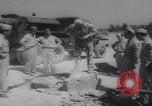 Standbild Italienische Serviceeinheit POW Ingenieure Zweiter Weltkrieg United States USA, 1944, aus Sekunde 30 historischem Filmmaterial Videoclip 65675079912