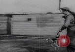 Standbild Segelkiste Shanty Stadt Zweiter Weltkrieg Vereinigtes Königreich, 1944, aus Sekunde 33 historischem Filmmaterial Videoclip 65675079914