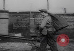 Standbild Segelkiste Shanty Stadt Zweiter Weltkrieg Vereinigtes Königreich, 1944, aus Sekunde 35 historischem Filmmaterial Videoclip 65675079914