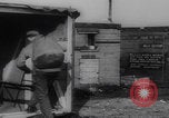 Standbild Segelkiste Shanty Stadt Zweiter Weltkrieg Vereinigtes Königreich, 1944, aus Sekunde 38 historischem Filmmaterial Videoclip 65675079914