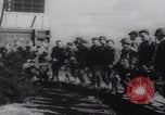 Standbild Segelkiste Shanty Stadt Zweiter Weltkrieg Vereinigtes Königreich, 1944, aus Sekunde 56 historischem Filmmaterial Videoclip 65675079914