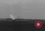 Standbild Neueste Zweiter Weltkrieg-Waffen demonstriert United States USA, 1944, aus Sekunde 14 historischem Filmmaterial Videoclip 65675079915