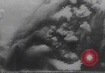 Standbild Neueste Zweiter Weltkrieg-Waffen demonstriert United States USA, 1944, aus Sekunde 17 historischem Filmmaterial Videoclip 65675079915