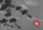 Standbild Neueste Zweiter Weltkrieg-Waffen demonstriert United States USA, 1944, aus Sekunde 51 historischem Filmmaterial Videoclip 65675079915