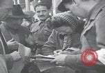 Immagine di Ebrei in arrivo dall'Europa Palestina, 1947, secondo 6 filmato di repertorio 65675079963