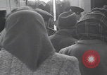 Immagine di Ebrei in arrivo dall'Europa Palestina, 1947, secondo 16 filmato di repertorio 65675079963