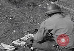 Immagine di Le truppe degli Stati Uniti cercano i prigionieri Zerf Germania, 1945, secondo 9 filmato di repertorio 65675079998