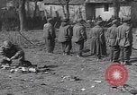 Immagine di Le truppe degli Stati Uniti cercano i prigionieri Zerf Germania, 1945, secondo 12 filmato di repertorio 65675079998