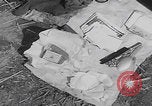 Immagine di Le truppe degli Stati Uniti cercano i prigionieri Zerf Germania, 1945, secondo 29 filmato di repertorio 65675079998