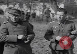 Immagine di Le truppe degli Stati Uniti cercano i prigionieri Zerf Germania, 1945, secondo 38 filmato di repertorio 65675079998