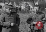 Immagine di Le truppe degli Stati Uniti cercano i prigionieri Zerf Germania, 1945, secondo 40 filmato di repertorio 65675079998