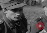 Immagine di Le truppe degli Stati Uniti cercano i prigionieri Zerf Germania, 1945, secondo 43 filmato di repertorio 65675079998