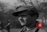 Immagine di Le truppe degli Stati Uniti cercano i prigionieri Zerf Germania, 1945, secondo 45 filmato di repertorio 65675079998