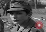 Immagine di Le truppe degli Stati Uniti cercano i prigionieri Zerf Germania, 1945, secondo 48 filmato di repertorio 65675079998