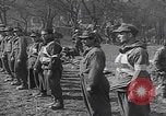 Immagine di Le truppe degli Stati Uniti cercano i prigionieri Zerf Germania, 1945, secondo 55 filmato di repertorio 65675079998
