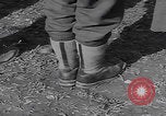 Immagine di Le truppe degli Stati Uniti cercano i prigionieri Zerf Germania, 1945, secondo 60 filmato di repertorio 65675079998
