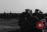 Standbild Eisenhower mit Marlene Dietrich Mourmelon le Grand France, 1945, aus Sekunde 14 historischem Filmmaterial Videoclip 65675079999
