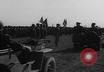 Standbild Eisenhower mit Marlene Dietrich Mourmelon le Grand France, 1945, aus Sekunde 18 historischem Filmmaterial Videoclip 65675079999