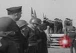 Standbild Eisenhower mit Marlene Dietrich Mourmelon le Grand France, 1945, aus Sekunde 40 historischem Filmmaterial Videoclip 65675079999