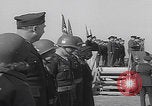 Standbild Eisenhower mit Marlene Dietrich Mourmelon le Grand France, 1945, aus Sekunde 41 historischem Filmmaterial Videoclip 65675079999