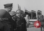 Standbild Eisenhower mit Marlene Dietrich Mourmelon le Grand France, 1945, aus Sekunde 42 historischem Filmmaterial Videoclip 65675079999