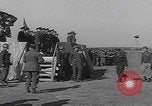 Standbild Eisenhower mit Marlene Dietrich Mourmelon le Grand France, 1945, aus Sekunde 44 historischem Filmmaterial Videoclip 65675079999