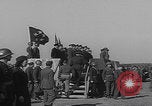 Standbild Eisenhower mit Marlene Dietrich Mourmelon le Grand France, 1945, aus Sekunde 48 historischem Filmmaterial Videoclip 65675079999