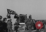 Standbild Eisenhower mit Marlene Dietrich Mourmelon le Grand France, 1945, aus Sekunde 54 historischem Filmmaterial Videoclip 65675079999