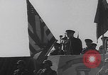 Standbild Eisenhower mit Marlene Dietrich Mourmelon le Grand France, 1945, aus Sekunde 57 historischem Filmmaterial Videoclip 65675079999