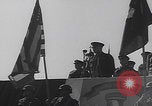 Standbild Eisenhower mit Marlene Dietrich Mourmelon le Grand France, 1945, aus Sekunde 58 historischem Filmmaterial Videoclip 65675079999