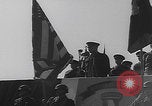 Standbild Eisenhower mit Marlene Dietrich Mourmelon le Grand France, 1945, aus Sekunde 61 historischem Filmmaterial Videoclip 65675079999