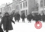 Image 347th troupes du régiment Saint-Hubert Belgique Saint Hubert Belgique, 1945, de la seconde 4 séquences d'archives historiques vidéo 65675080014