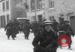 Image 347th troupes du régiment Saint-Hubert Belgique Saint Hubert Belgique, 1945, de la seconde 11 séquences d'archives historiques vidéo 65675080014
