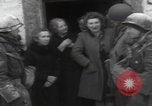 Image 347th troupes du régiment Saint-Hubert Belgique Saint Hubert Belgique, 1945, de la seconde 13 séquences d'archives historiques vidéo 65675080014