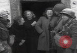 Image 347th troupes du régiment Saint-Hubert Belgique Saint Hubert Belgique, 1945, de la seconde 16 séquences d'archives historiques vidéo 65675080014