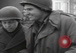 Image 347th troupes du régiment Saint-Hubert Belgique Saint Hubert Belgique, 1945, de la seconde 32 séquences d'archives historiques vidéo 65675080014