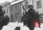 Image 347th troupes du régiment Saint-Hubert Belgique Saint Hubert Belgique, 1945, de la seconde 35 séquences d'archives historiques vidéo 65675080014