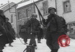 Image 347th troupes du régiment Saint-Hubert Belgique Saint Hubert Belgique, 1945, de la seconde 42 séquences d'archives historiques vidéo 65675080014