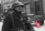 Image 347th troupes du régiment Saint-Hubert Belgique Saint Hubert Belgique, 1945, de la seconde 50 séquences d'archives historiques vidéo 65675080014