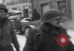 Image 347th troupes du régiment Saint-Hubert Belgique Saint Hubert Belgique, 1945, de la seconde 53 séquences d'archives historiques vidéo 65675080014